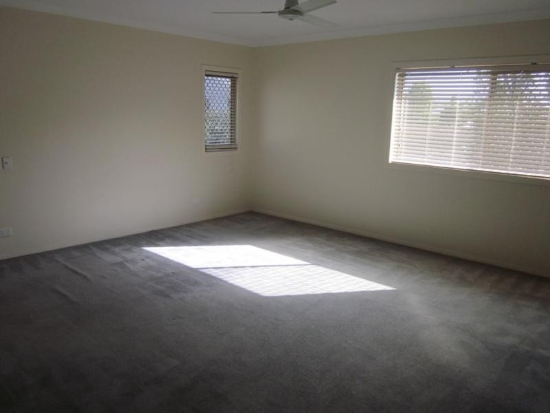 52 Bayview St, Runaway Bay QLD 4216