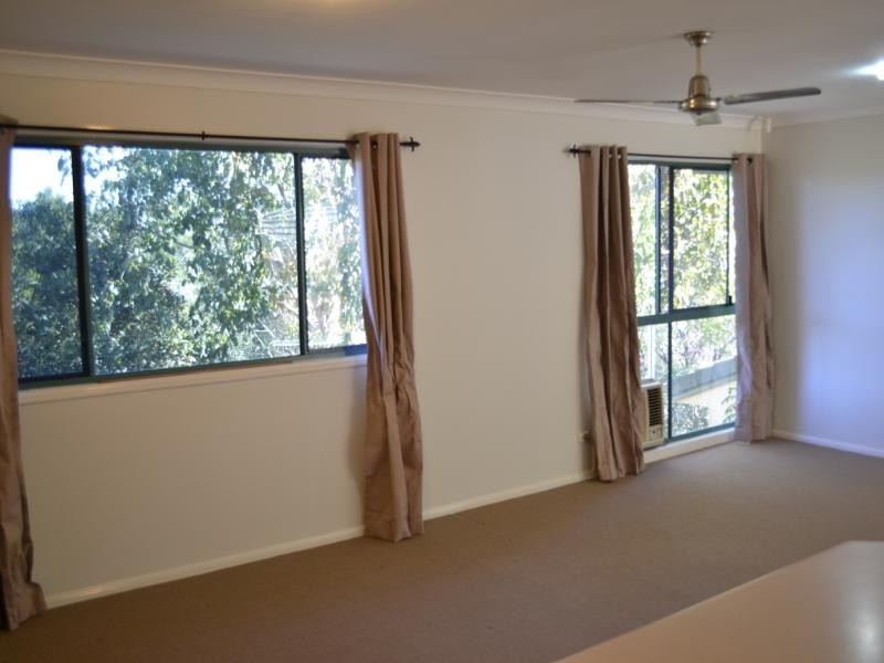 6 Crestridge Cres, Oxenford QLD 4210