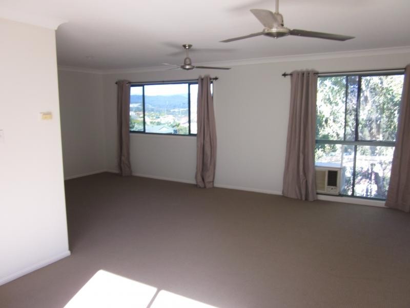 6 Crestridge Cres, Oxenford QLD 4210