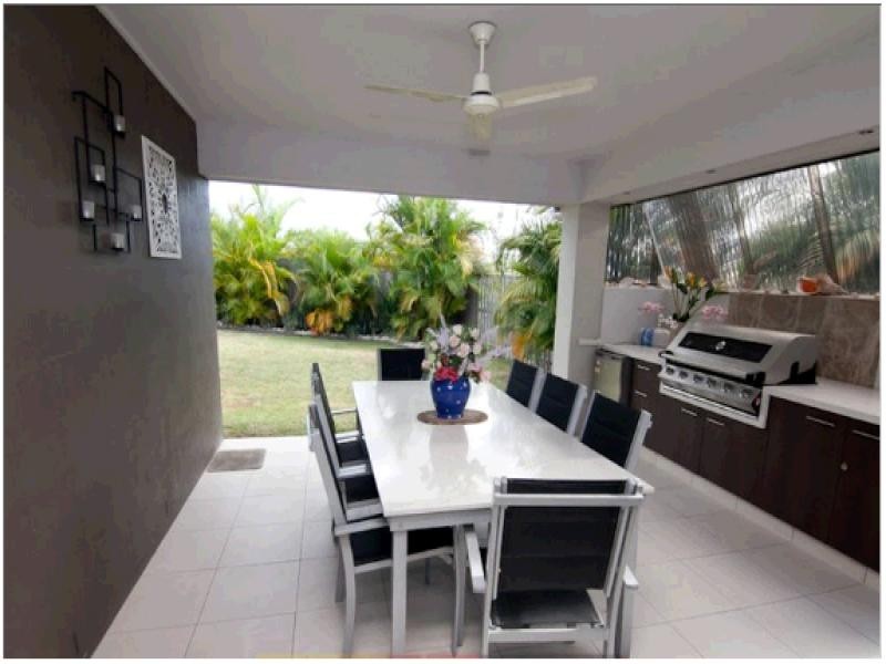 Pacific Pines QLD 4211