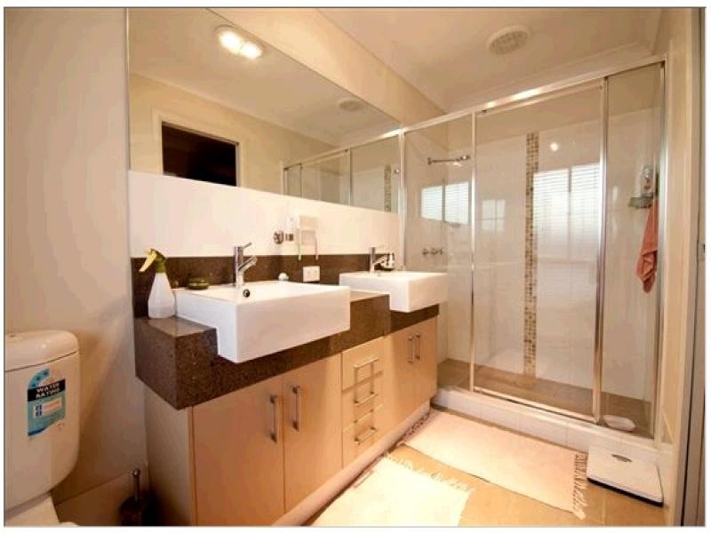 Pacific Pines QLD 4211