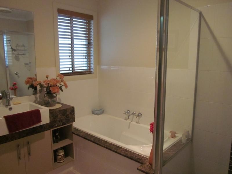 Pacific Pines QLD 4211