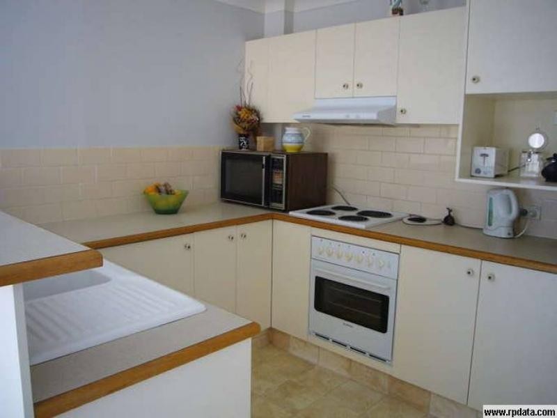 35 Huth St, Labrador QLD 4215