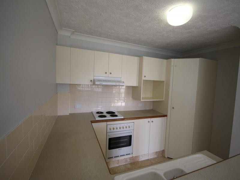 35 Huth St, Labrador QLD 4215