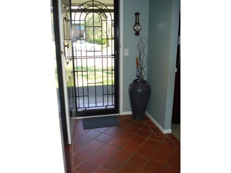 37 Yangoora Cres, Ashmore QLD 4214