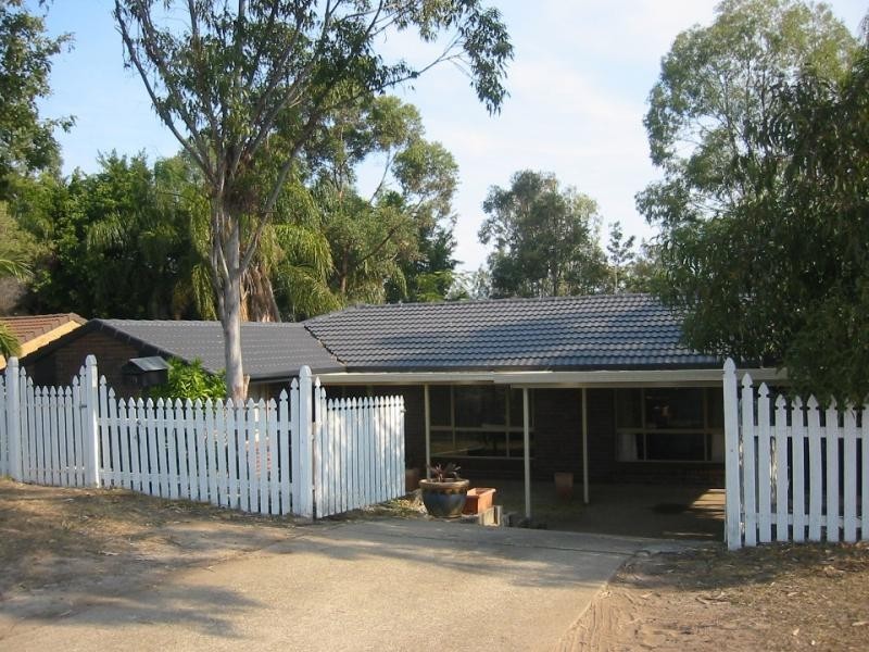 29 Quigan Tce, Highland Park QLD 4211