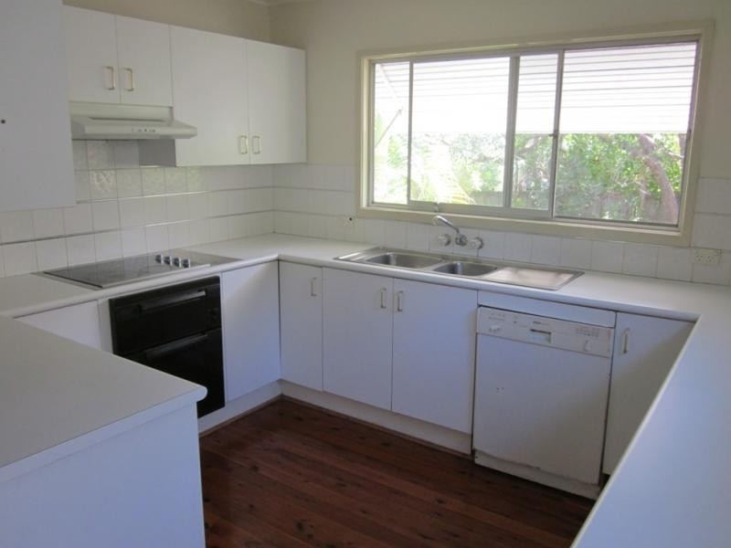 21 Petersen St, Southport QLD 4215