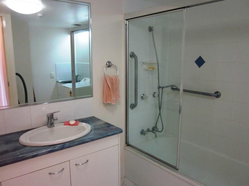 114 Marine Pde, Southport QLD 4215