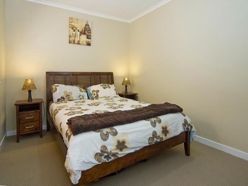 33/3 Marina Cres, Runaway Bay QLD 4216