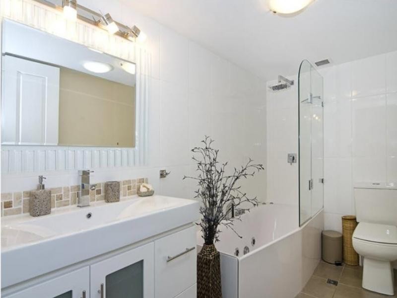 33/3 Marina Cres, Runaway Bay QLD 4216