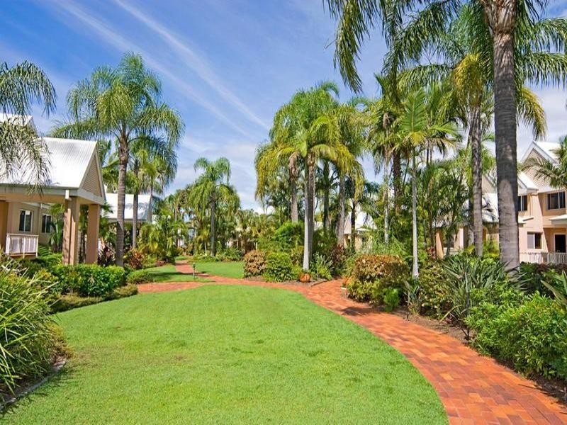 33/3 Marina Cres, Runaway Bay QLD 4216