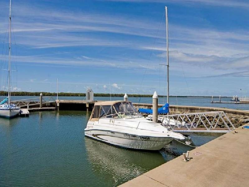 33/3 Marina Cres, Runaway Bay QLD 4216