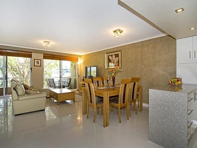 33/3 Marina Cres, Runaway Bay QLD 4216