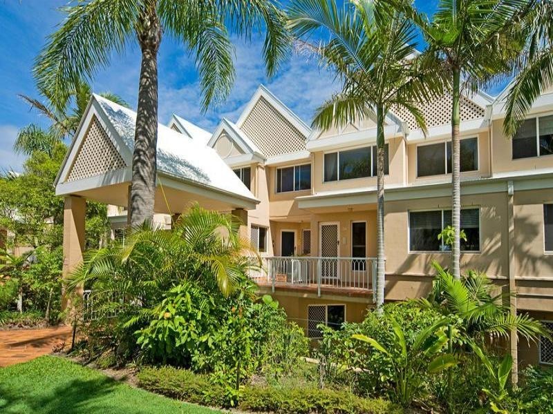 33/3 Marina Cres, Runaway Bay QLD 4216