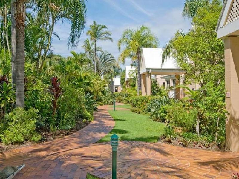 33/3 Marina Cres, Runaway Bay QLD 4216