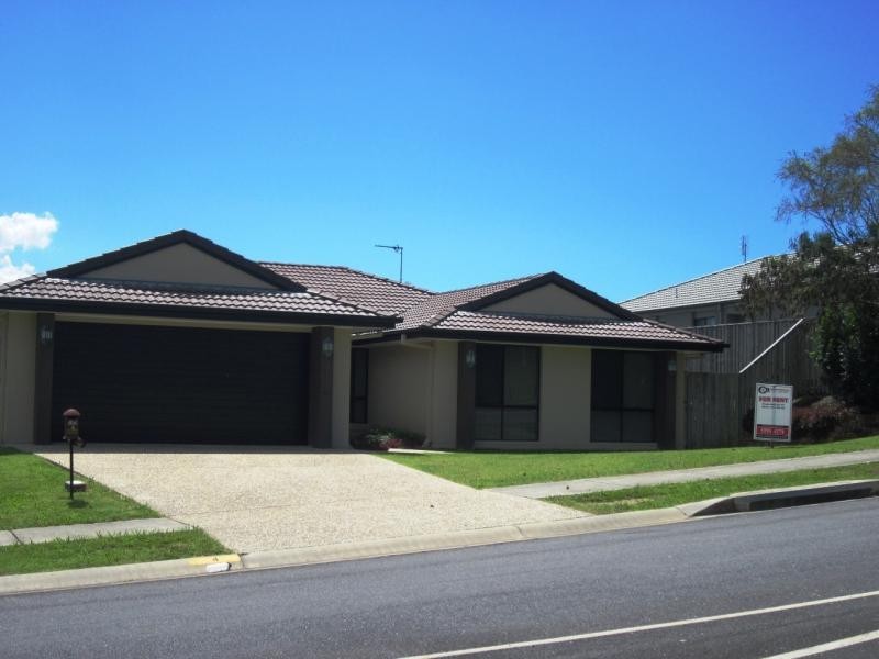 4 Stokes St, Pacific Pines QLD 4211