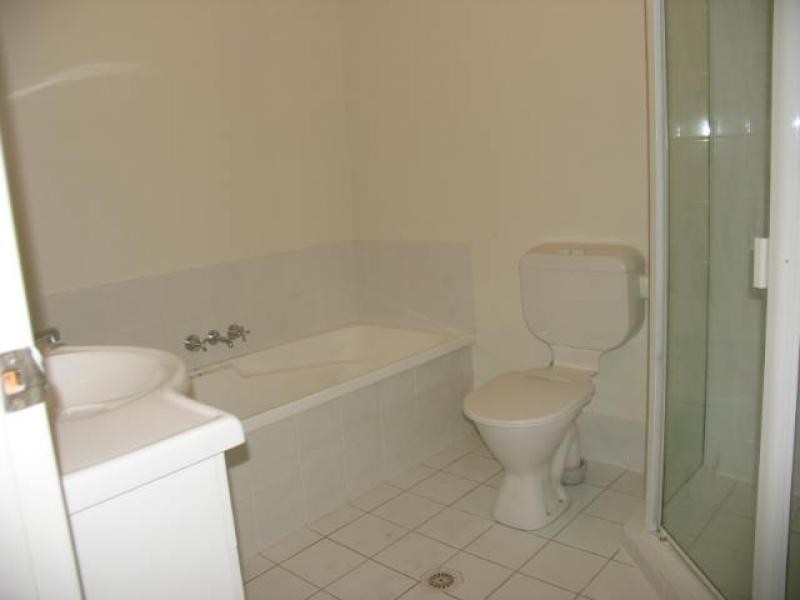 1012/6 Crestridge Cres, Oxenford QLD 4210