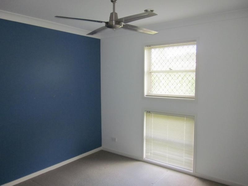 33 Carmarthen Cct, Pacific Pines QLD 4211