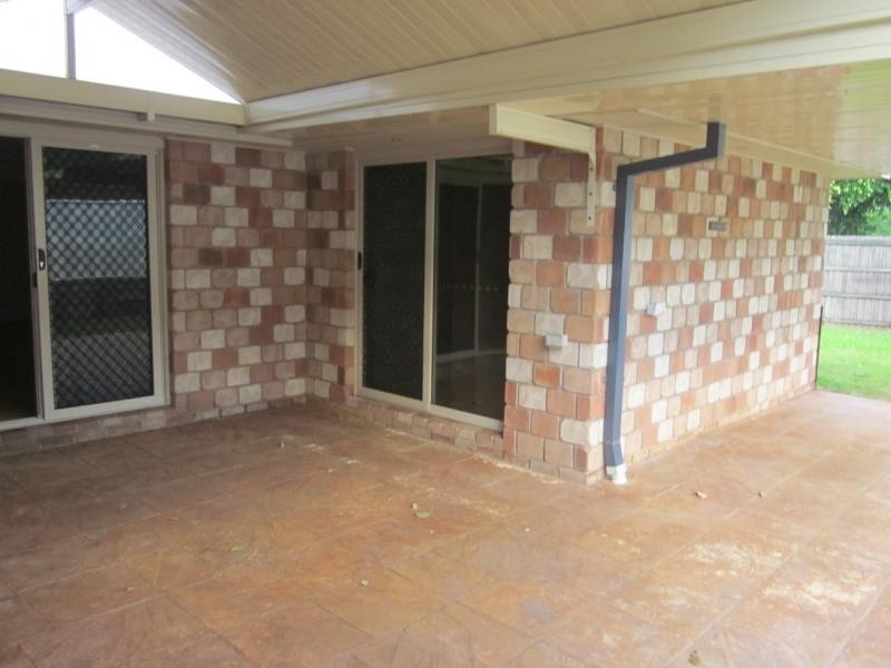 8 Tandanus Crt, Oxenford QLD 4210