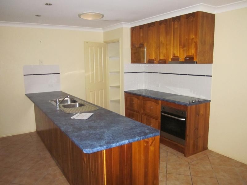 8 Tandanus Crt, Oxenford QLD 4210