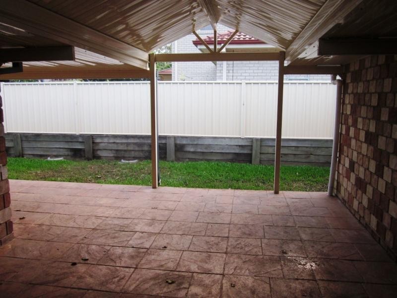 8 Tandanus Crt, Oxenford QLD 4210