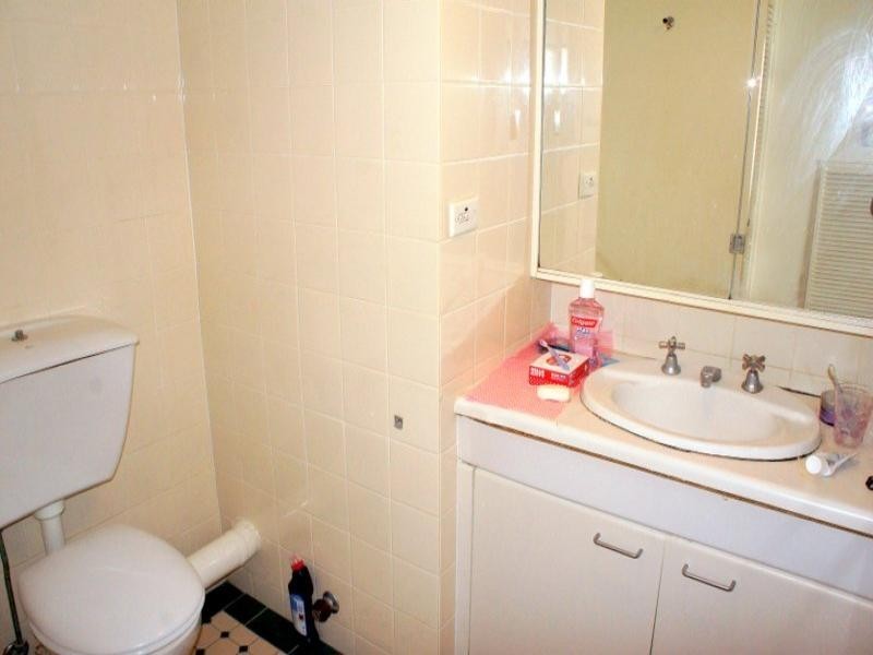 67 Ferny Ave, Surfers Paradise QLD 4217