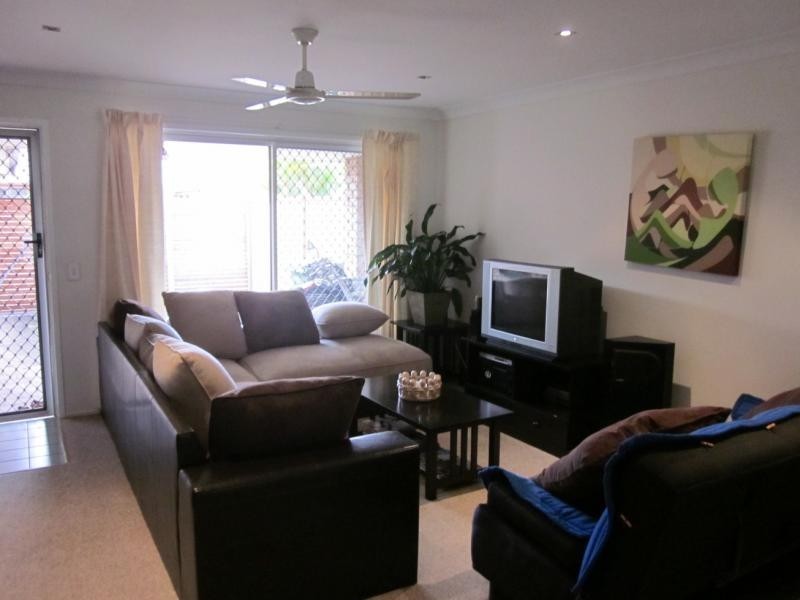 39/128 Benowa Rd, Southport QLD 4215