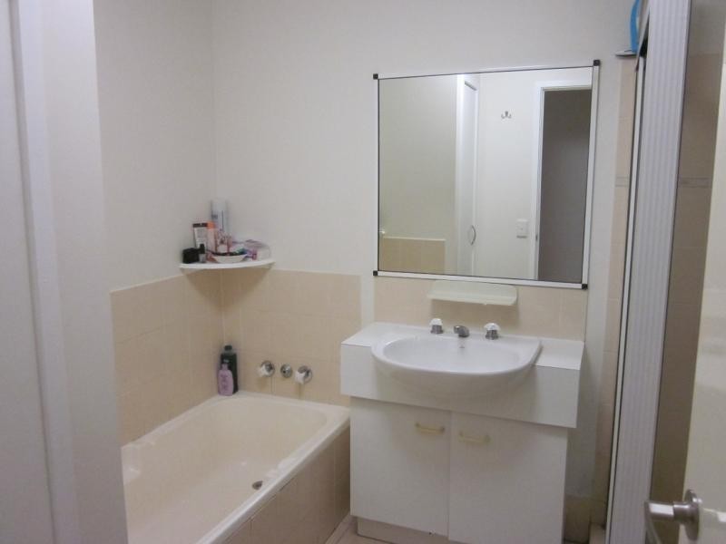 39/128 Benowa Rd, Southport QLD 4215