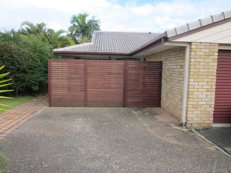 39/128 Benowa Rd, Southport QLD 4215