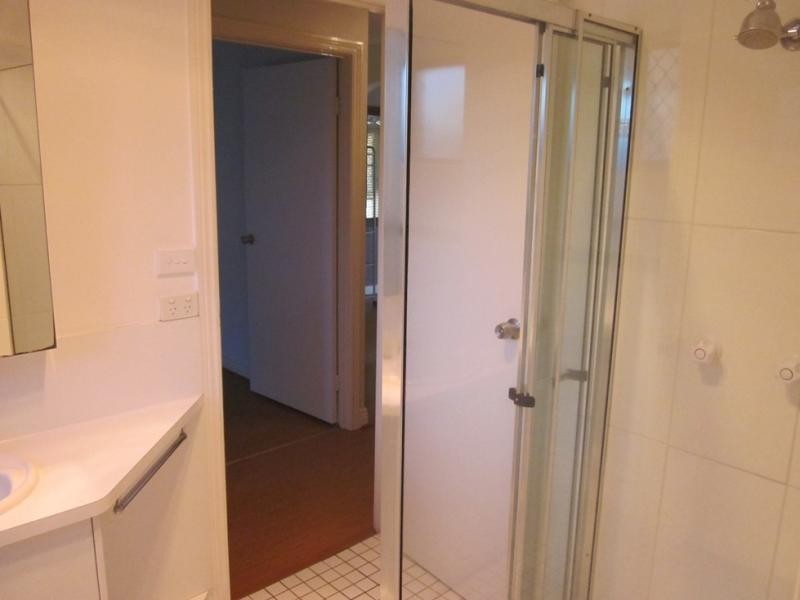 29 Quigan Tce, Highland Park QLD 4211