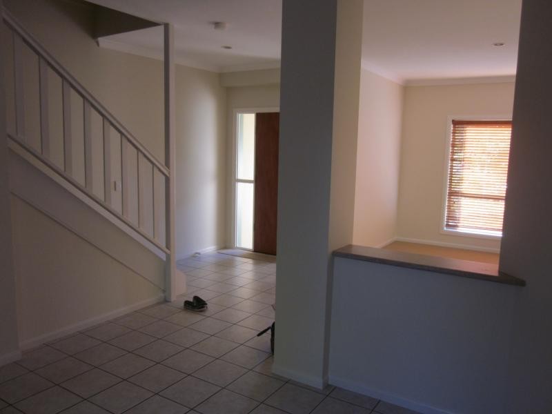 16 Geraldton Drive, Varsity Lakes QLD 4227