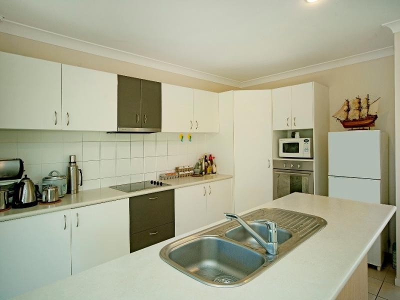 Pacific Pines QLD 4211