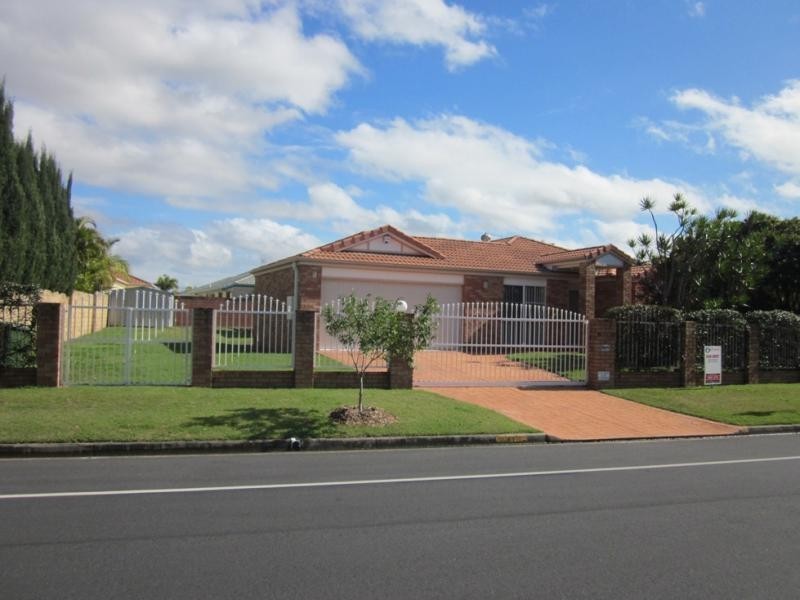 51 Edinburgh Rd, Benowa Waters QLD 4217