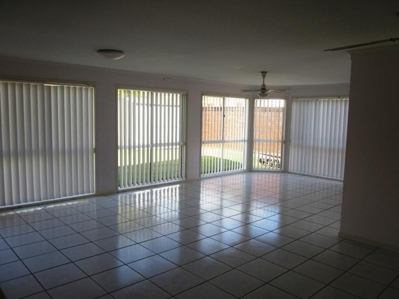 51 Edinburgh Rd, Benowa Waters QLD 4217