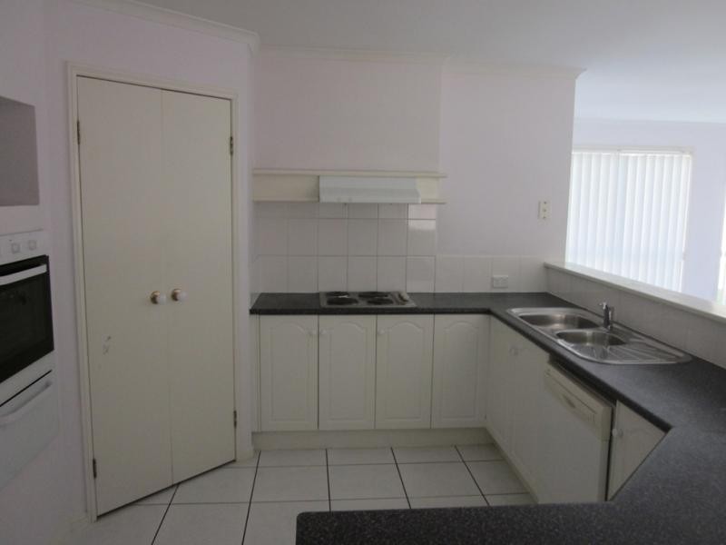 51 Edinburgh Rd, Benowa Waters QLD 4217
