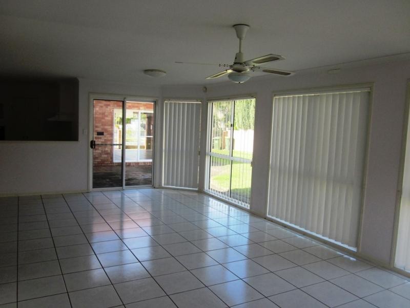 51 Edinburgh Rd, Benowa Waters QLD 4217