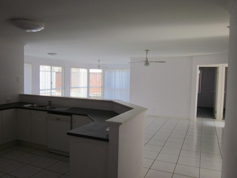 51 Edinburgh Rd, Benowa Waters QLD 4217