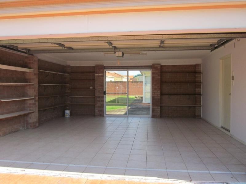 51 Edinburgh Rd, Benowa Waters QLD 4217