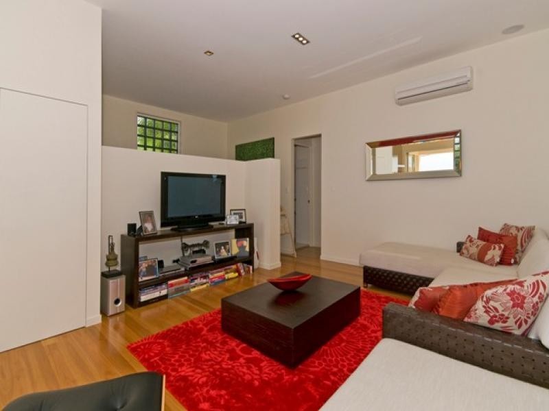 228 Jefferson Lane, Palm Beach QLD 4221