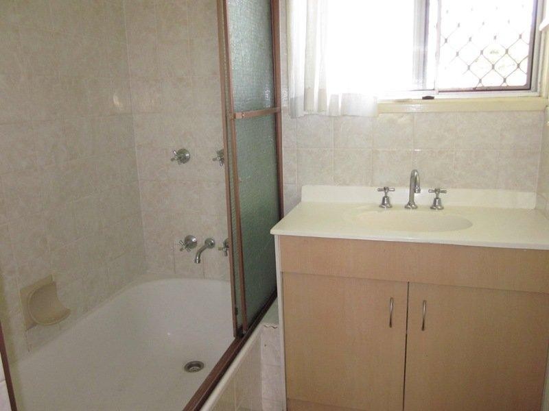 122 Benowa Rd, Southport QLD 4215