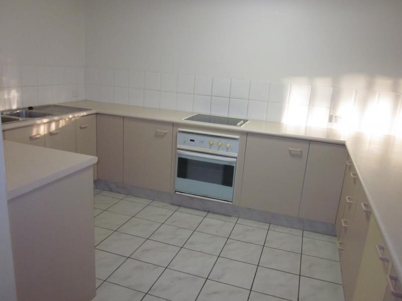 6 Crestridge Cres, Oxenford QLD 4210