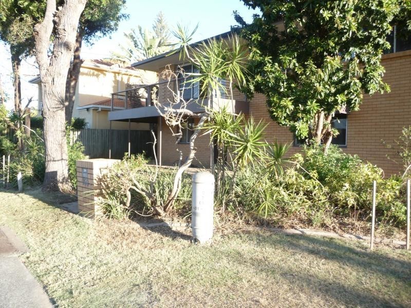 Monaco St, Broadbeach Waters QLD 4218