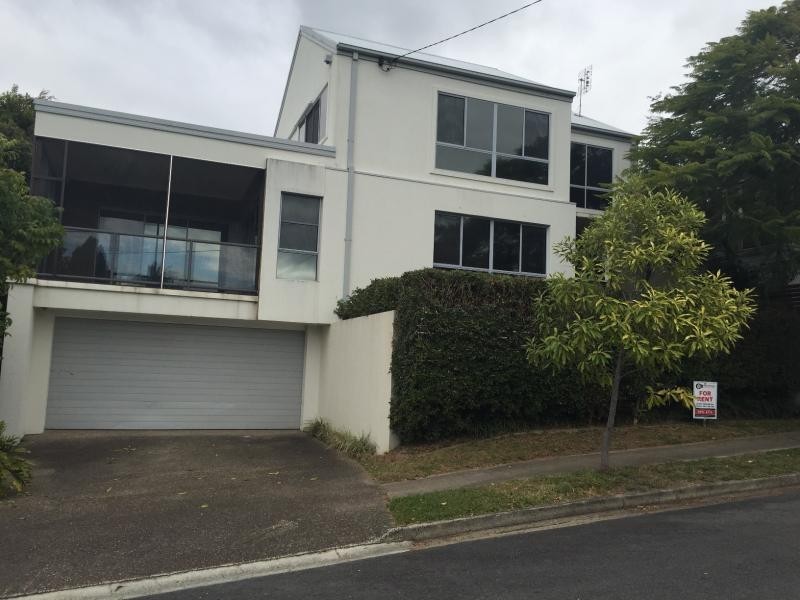 12 Locke Street, Southport QLD 4215
