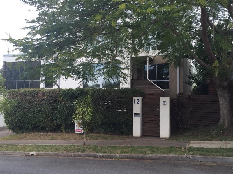 12 Locke Street, Southport QLD 4215