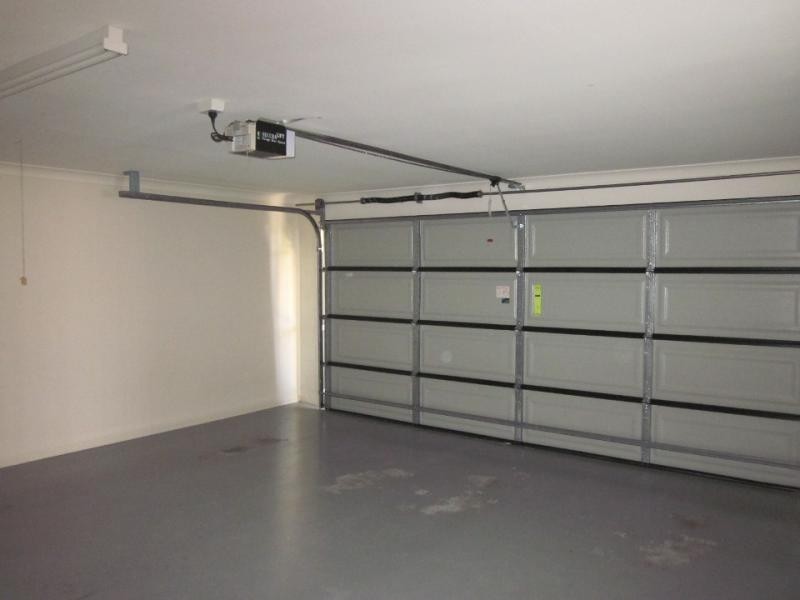 4 Tallow St, Pacific Pines QLD 4211