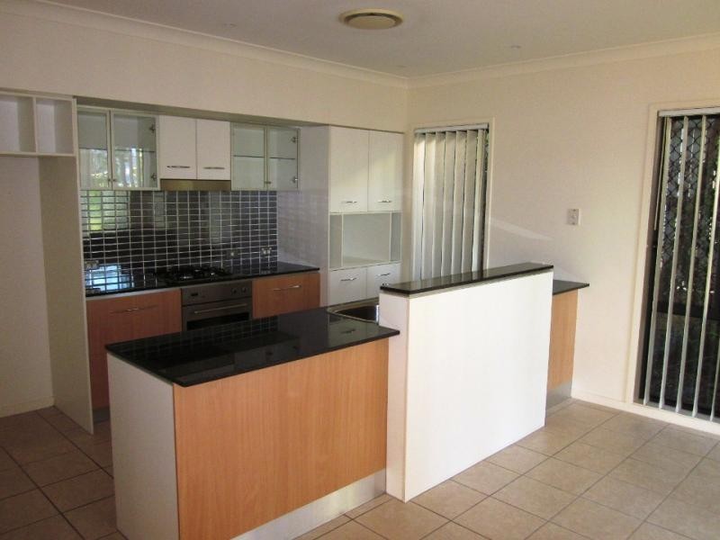 11 Greenway Court, Mount Ommaney QLD 4074