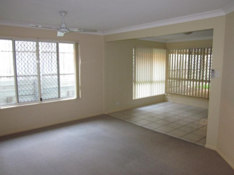 86 Brookside Cres, Seventeen Mile Rocks QLD 4073