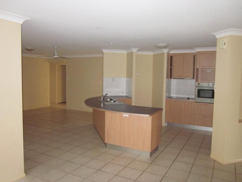 86 Brookside Cres, Seventeen Mile Rocks QLD 4073