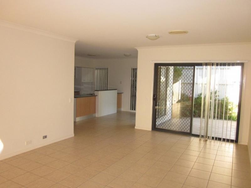 11 Greenway Court, Mount Ommaney QLD 4074