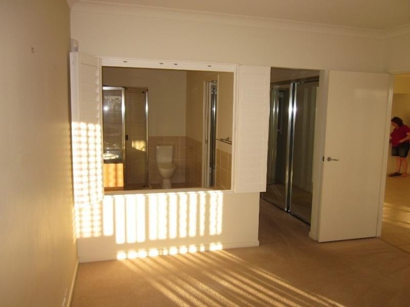 11 Greenway Court, Mount Ommaney QLD 4074